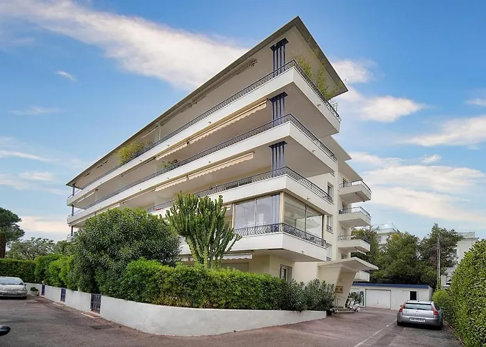 Immogroom - 2 Bedroom - Air Conditioning - Wifi - Terrace - Common Parking